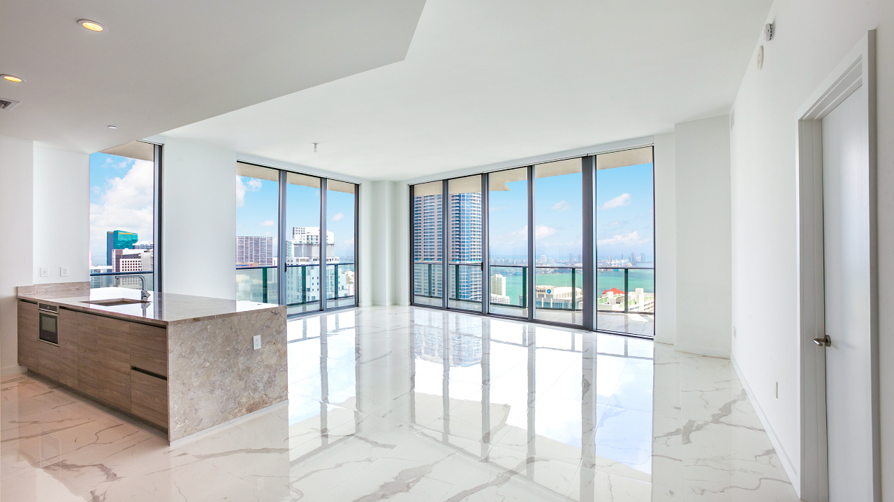 SLS-Brickell-PH4901-03