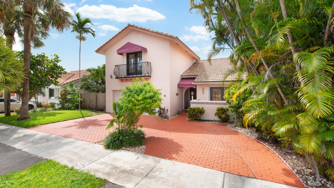 10100-SW-26th-St-02