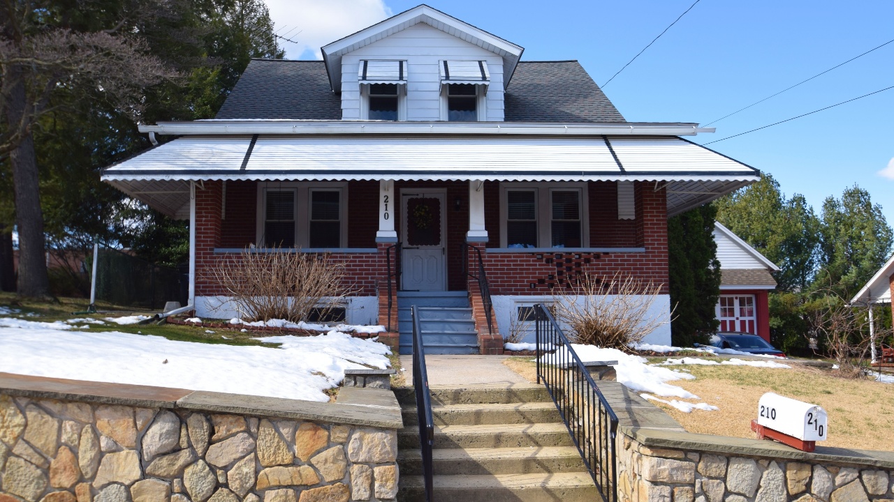 210 E 9th St, Bridgeport, PA, 19405 Scene 1