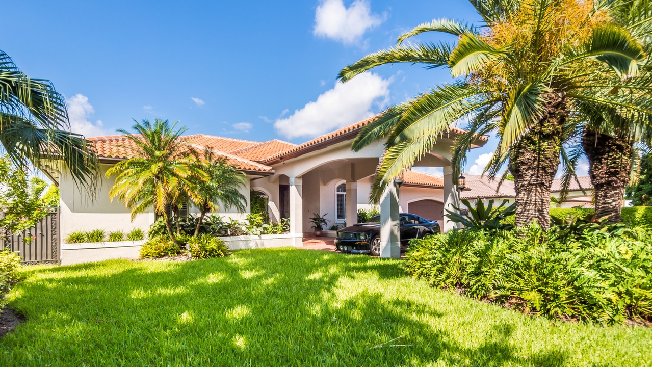 3830-SW-137th-Ct-01