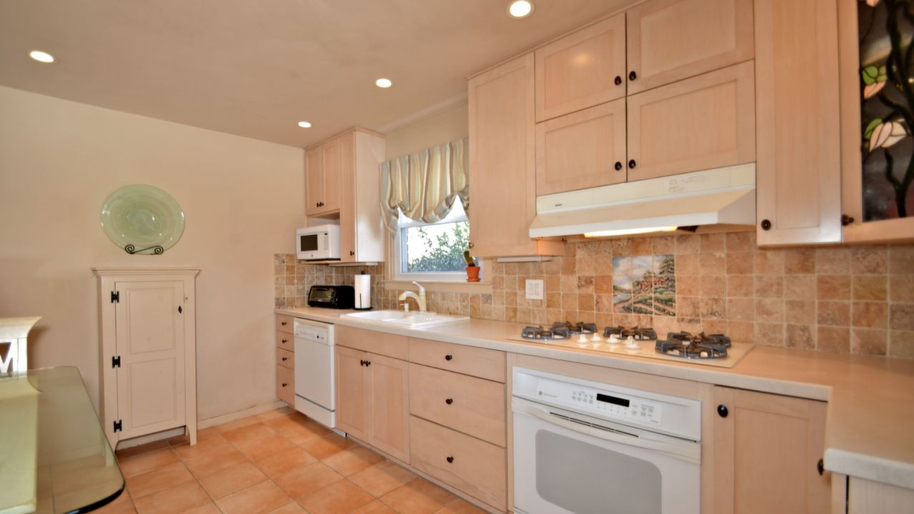 1426 Brierwood Rd, Havertown, PA, 19083 Scene 3