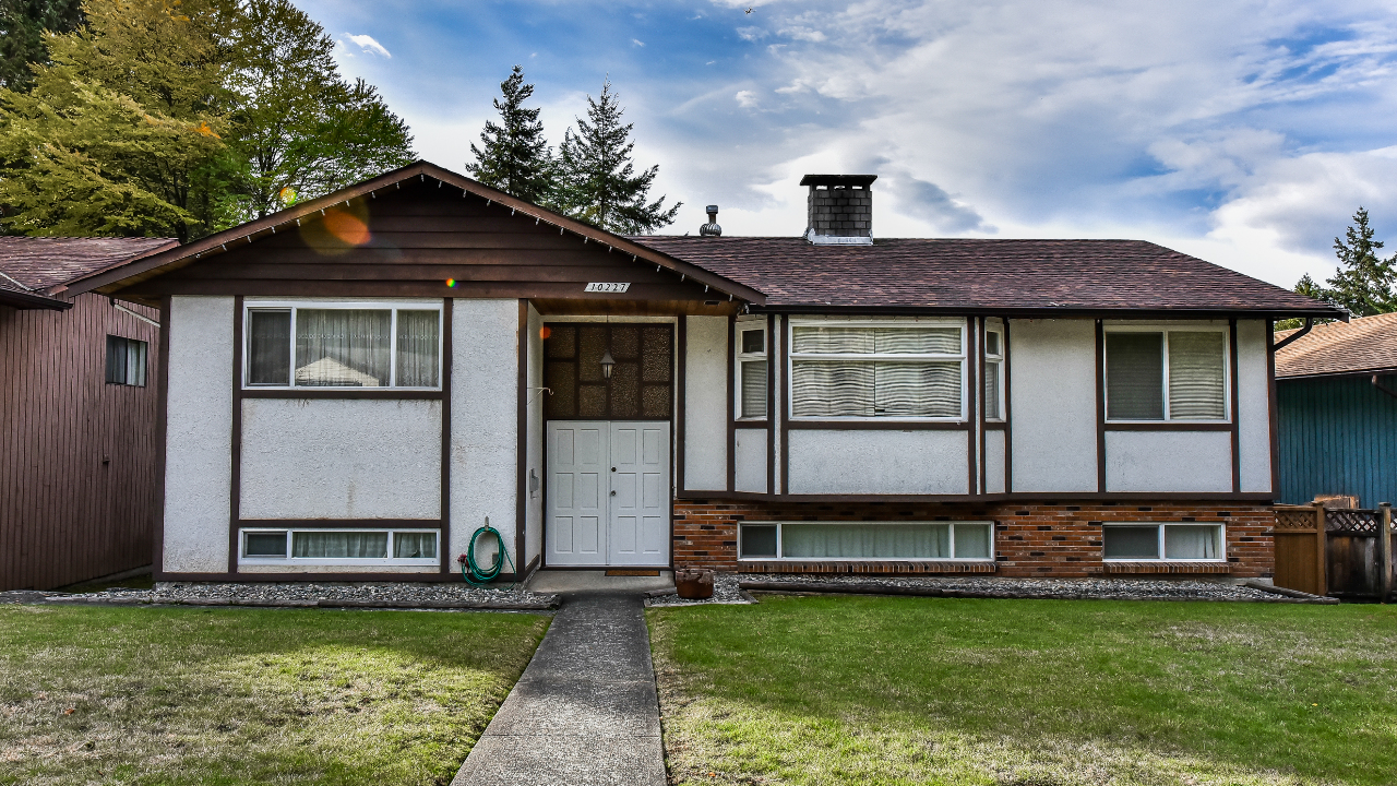 10227 144A St, Surrey, BC, v3r 3p7 Scene 1