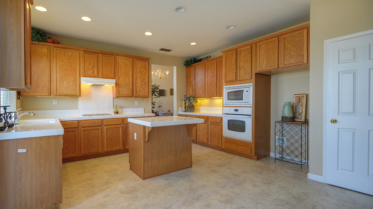 9069 Four Seasons Drive, Elk Grove, CA, 95624 Scene 3