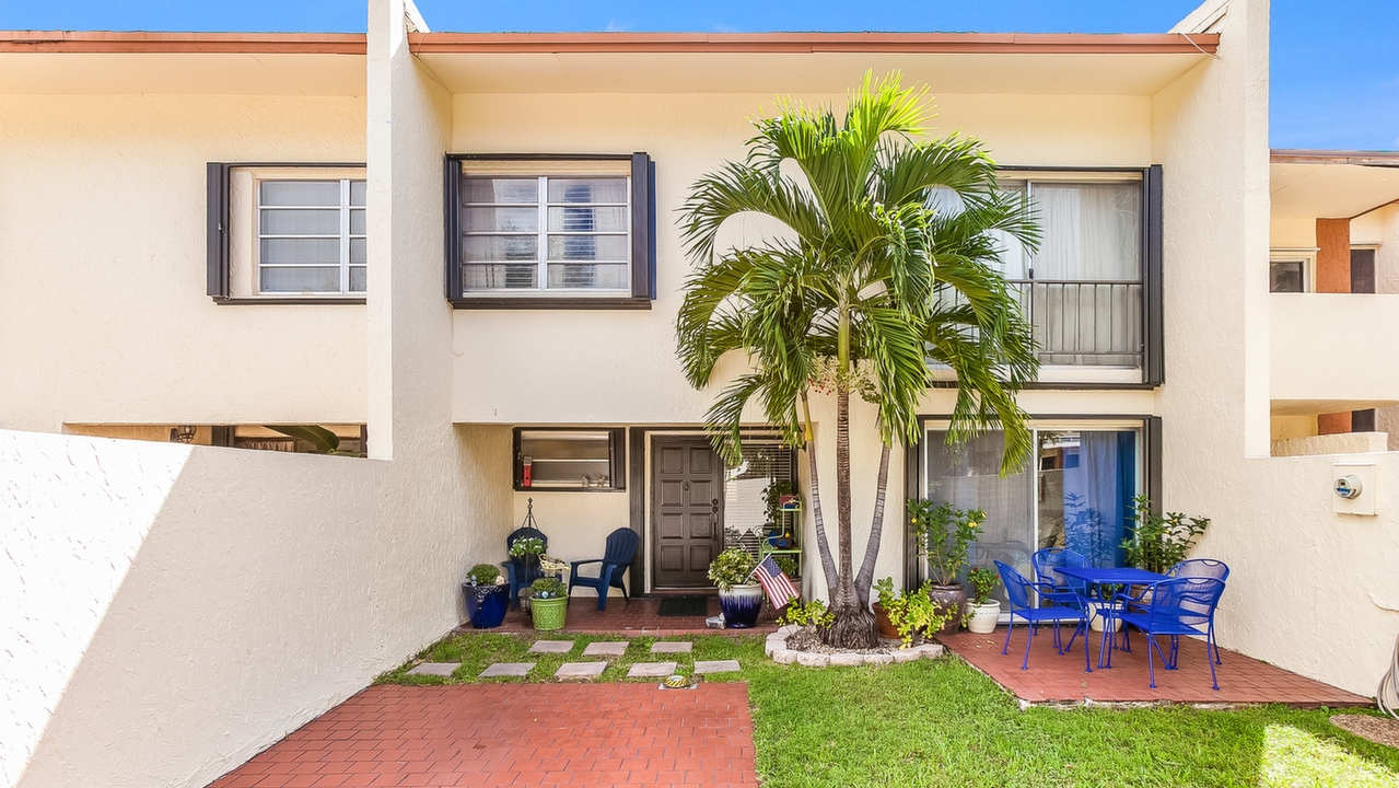7907-SW-105th-PL-02