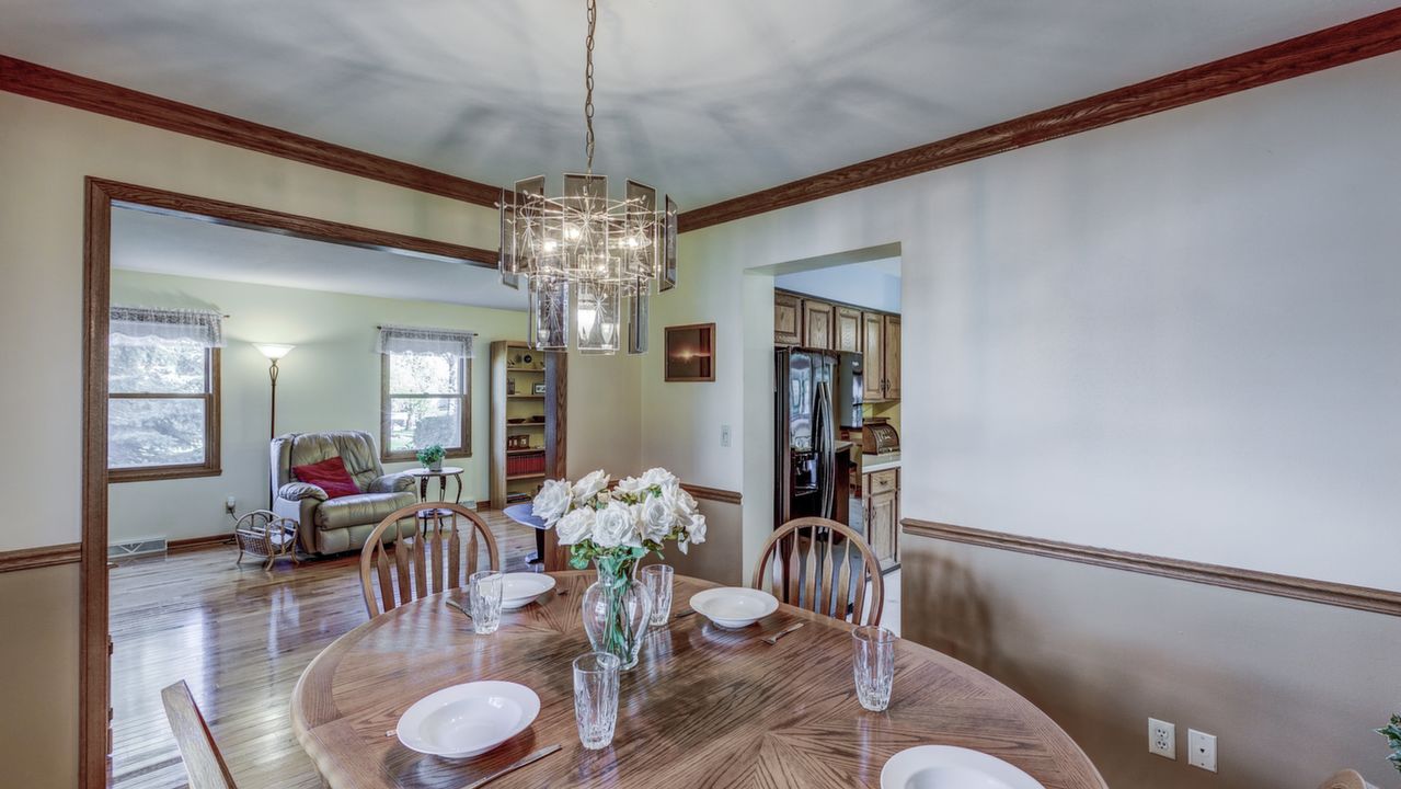 2707 Stonebridge Dr, Caledonia, WI, 53404 Scene 4