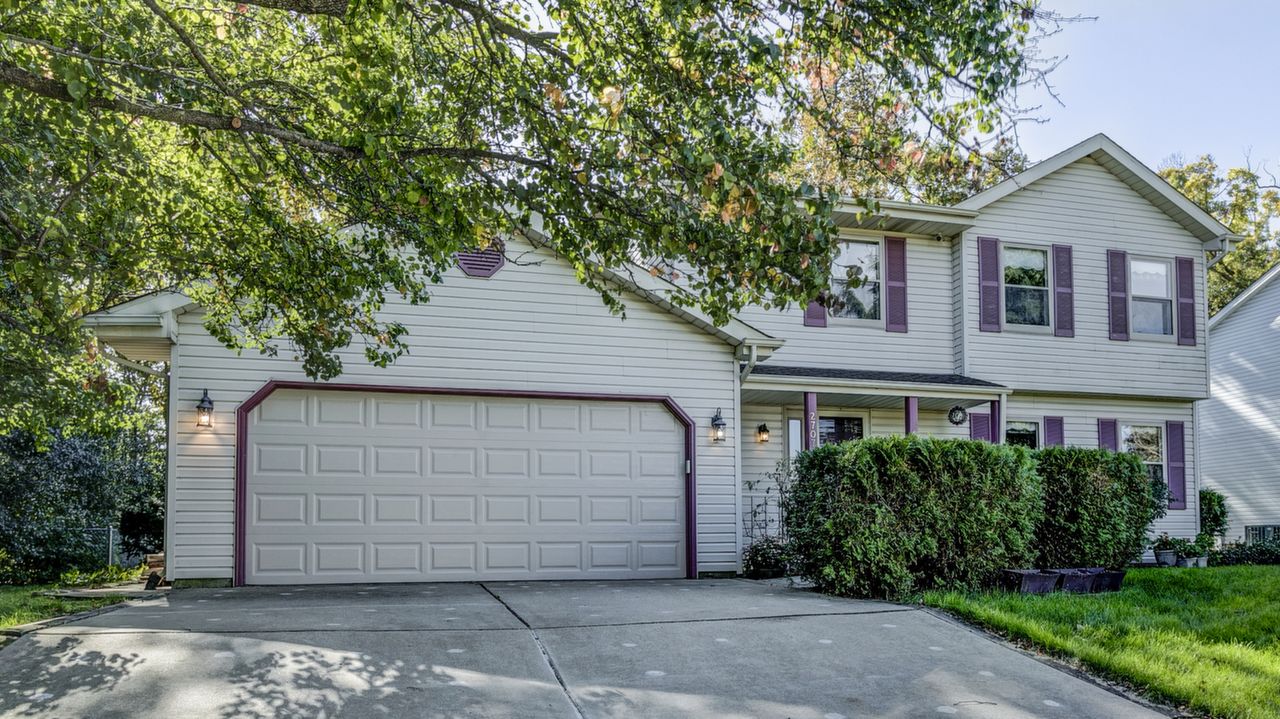 2707 Stonebridge Dr, Caledonia, WI, 53404 Scene 2