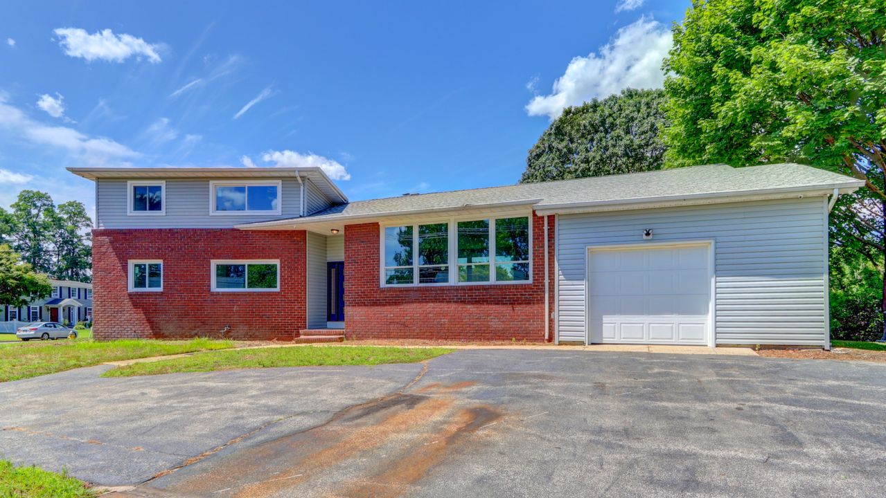 30 Udall Rd, West Islip, NY, 11795 Scene 2