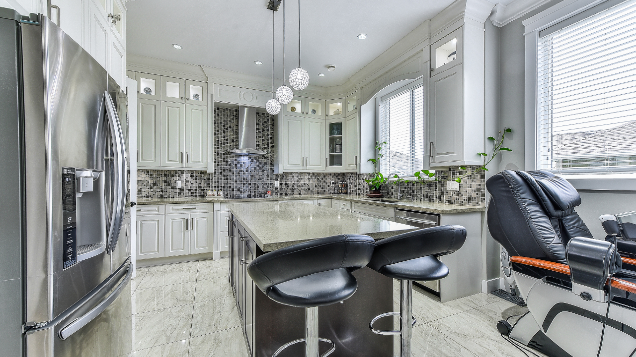 13837 60A Ave, Surrey, BC, V3X 1E7 Scene 3