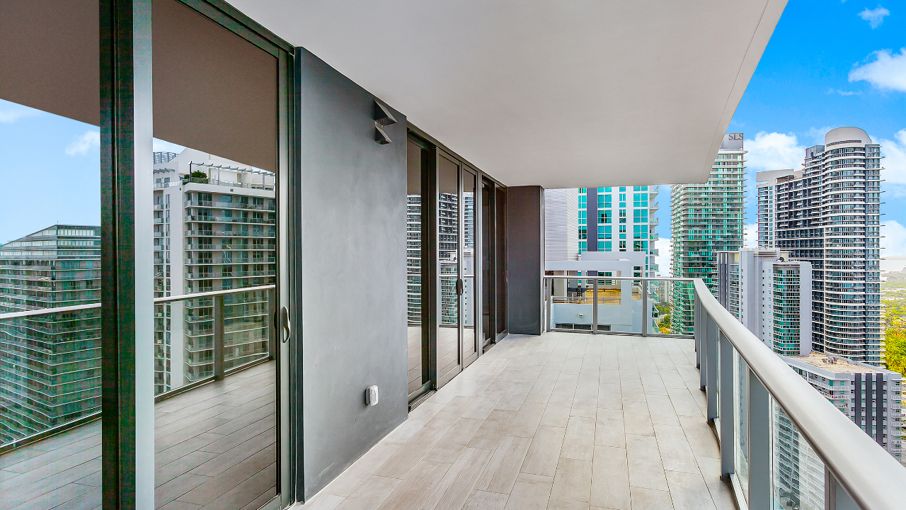 1010-Brickell-#3906-04