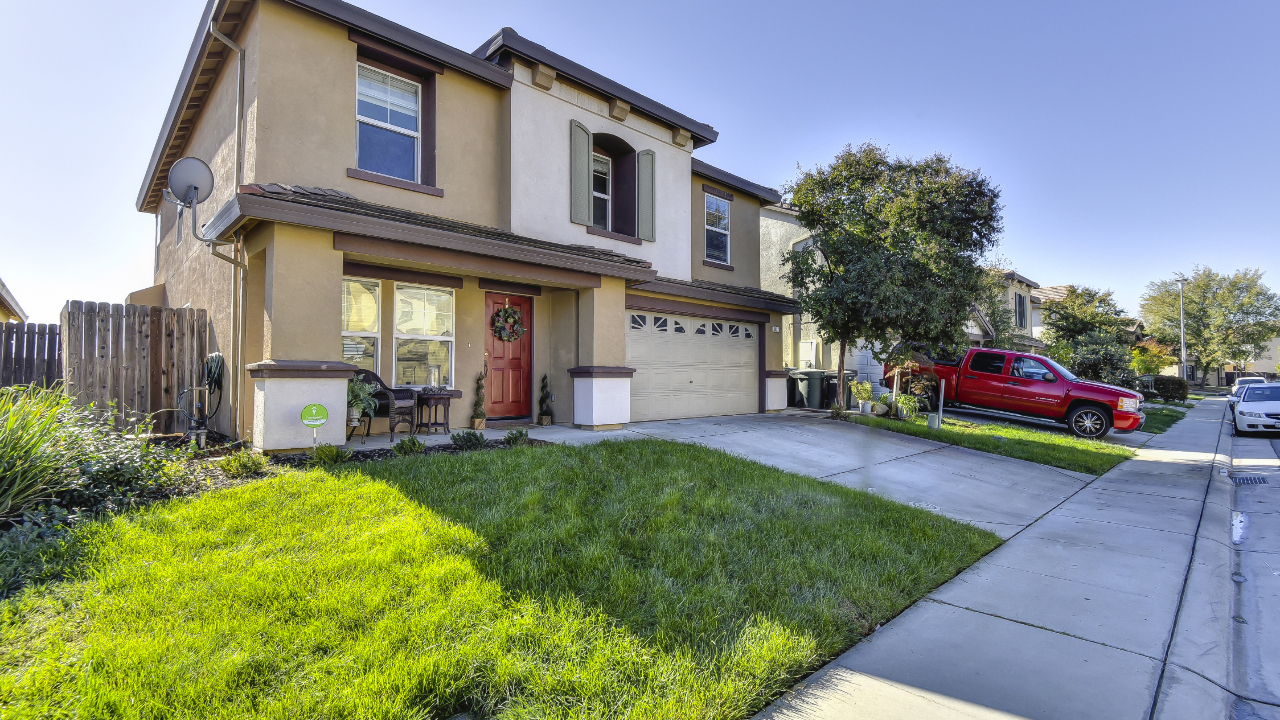 8832 Billfish Way, Sacramento, CA, 95828 Scene 3