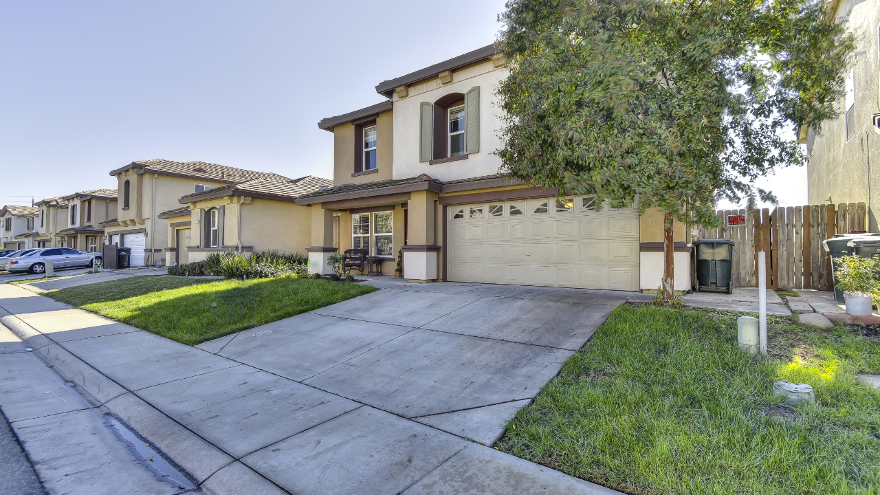 8832 Billfish Way, Sacramento, CA, 95828 Scene 2