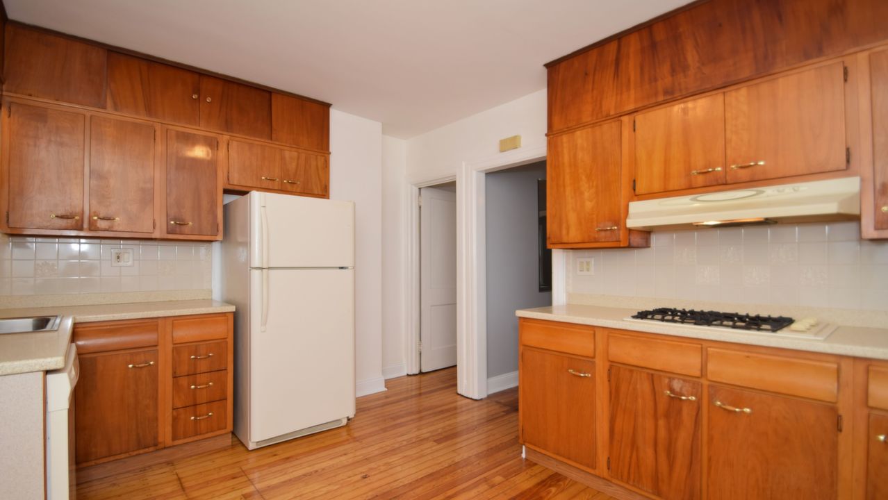 386 N Keswick Ave, Glenside, PA, 19038 Scene 3