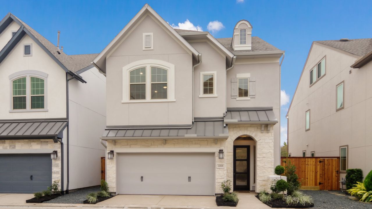 11919WedemeyerWay_001