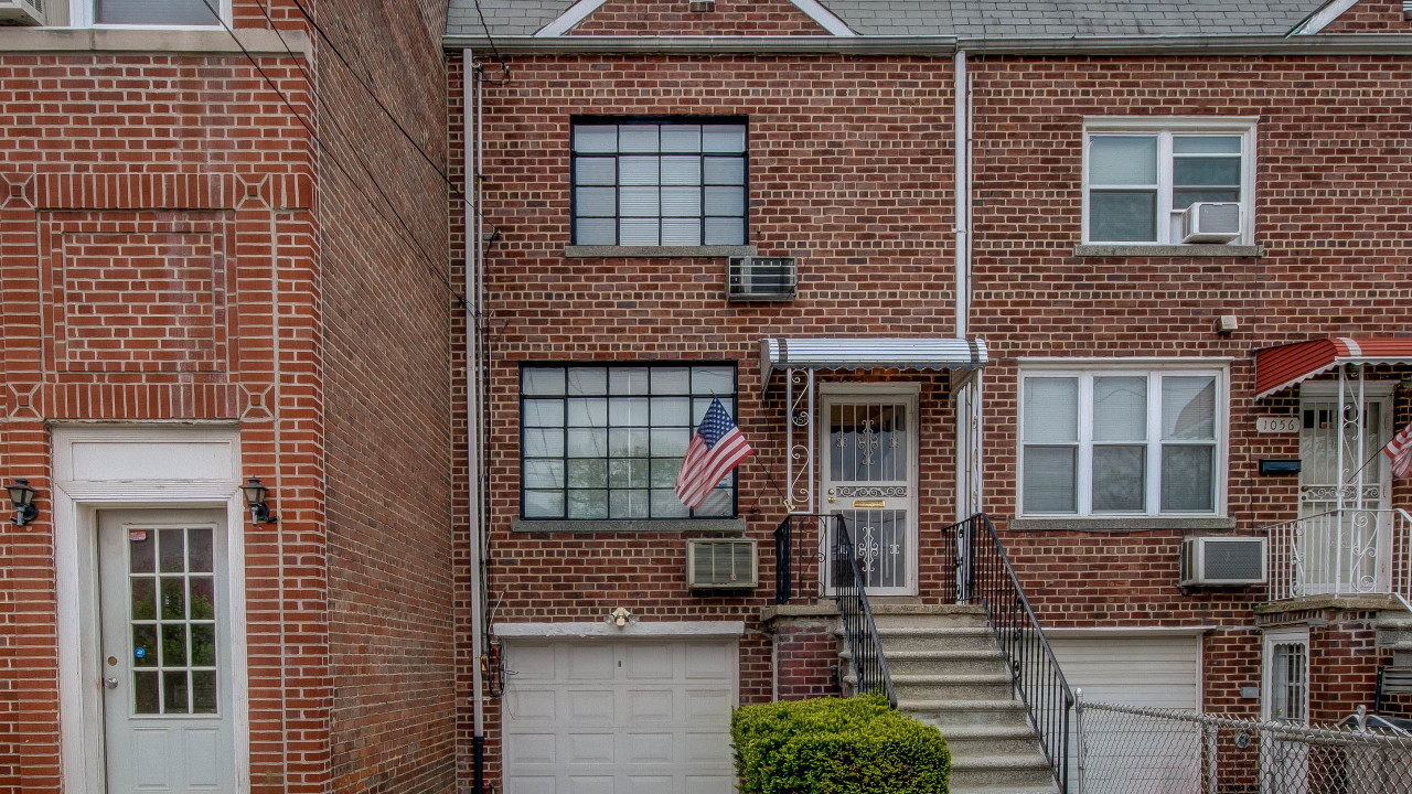 1058 Rhinelander Ave, Bronx, NY, 10461 Scene 1