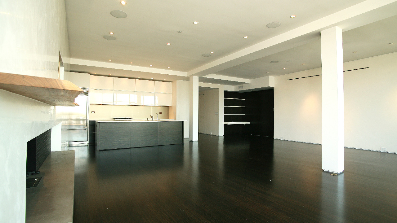 Livingroom - Kitchen 