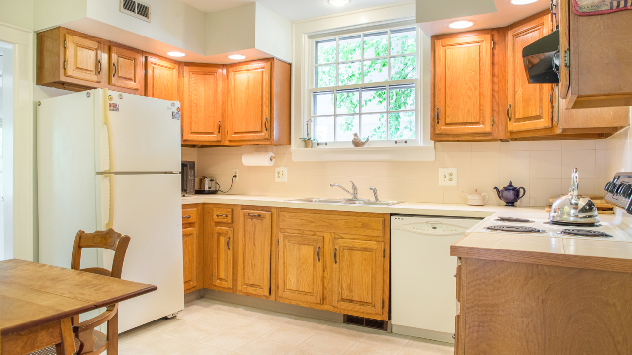 Spacious Eat-in Kitchen