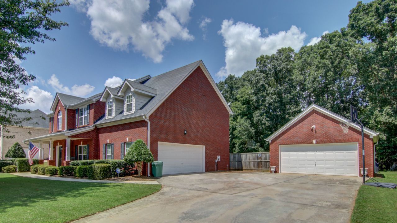 Detached 4 Car Garage