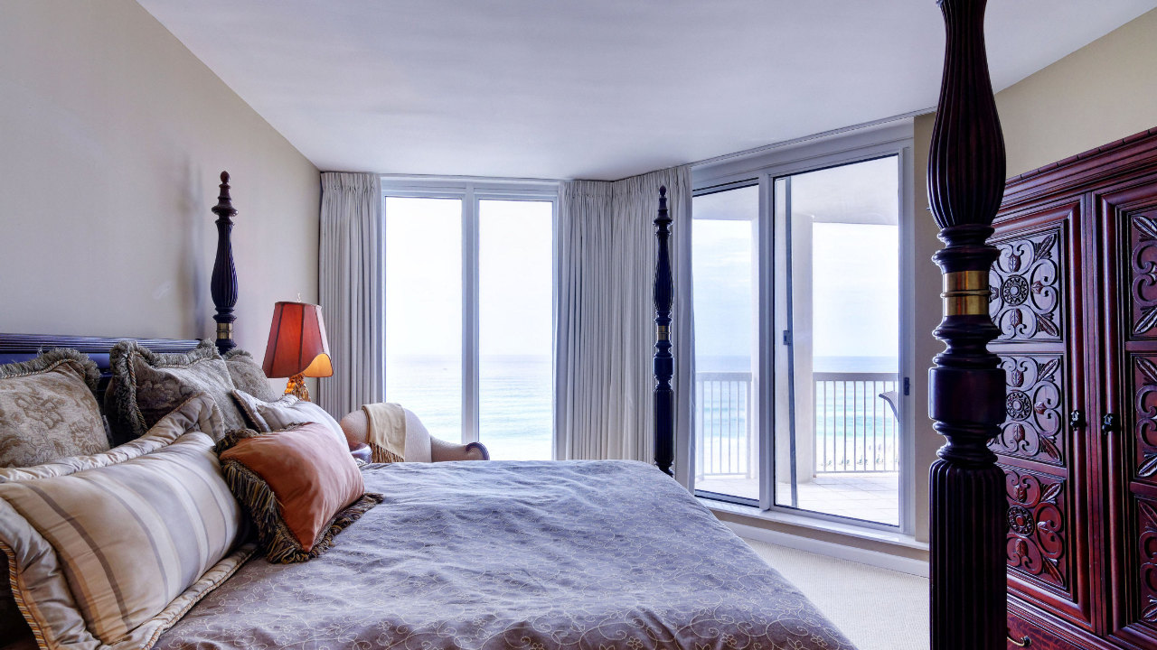 19_Master_Bedroom_05
