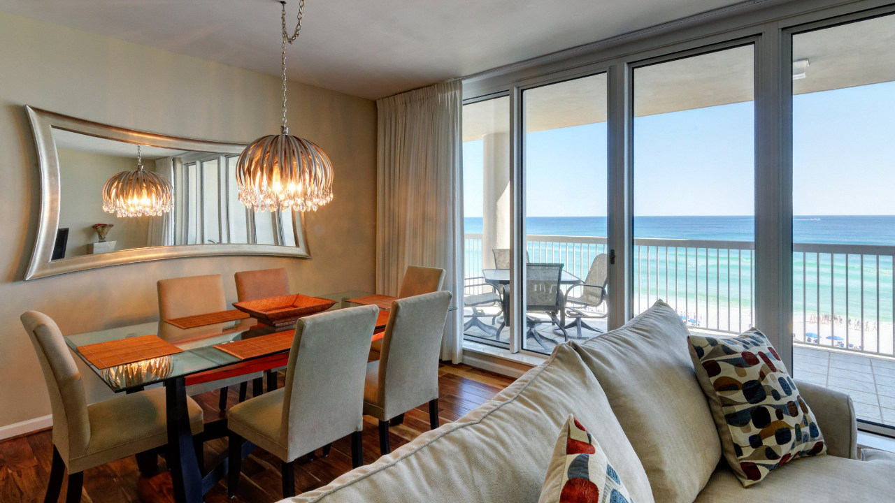 901_Dining_Area_04