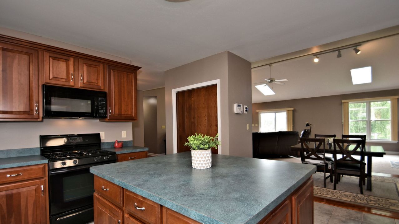 105 Martin Ln, Douglassville, PA, 19518 Scene 4