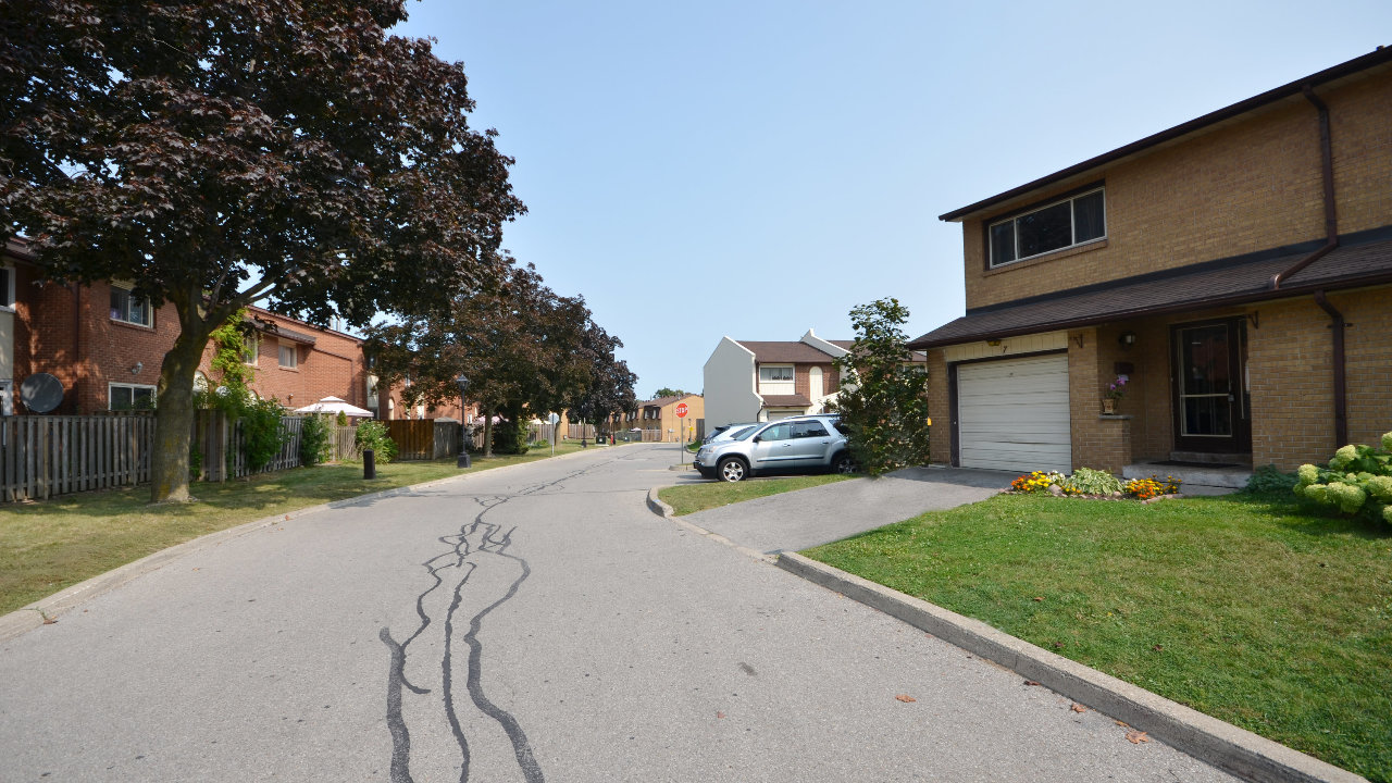 FRONT FACING VISITORS ON RIGHT