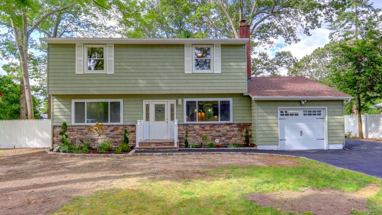 62 Lillian Rd, Nesconset, NY, 11767 Scene 1