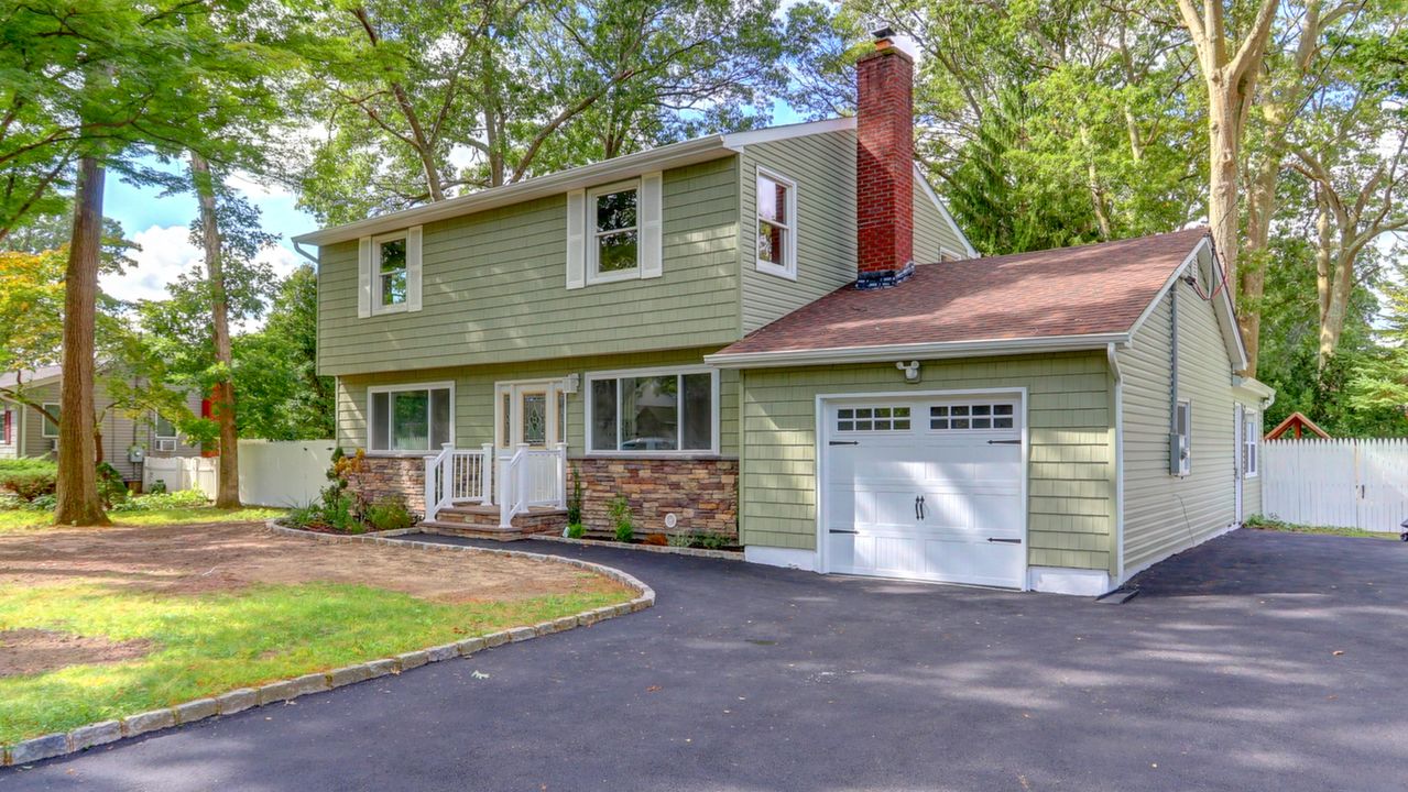 62 Lillian Rd, Nesconset, NY, 11767 Scene 2