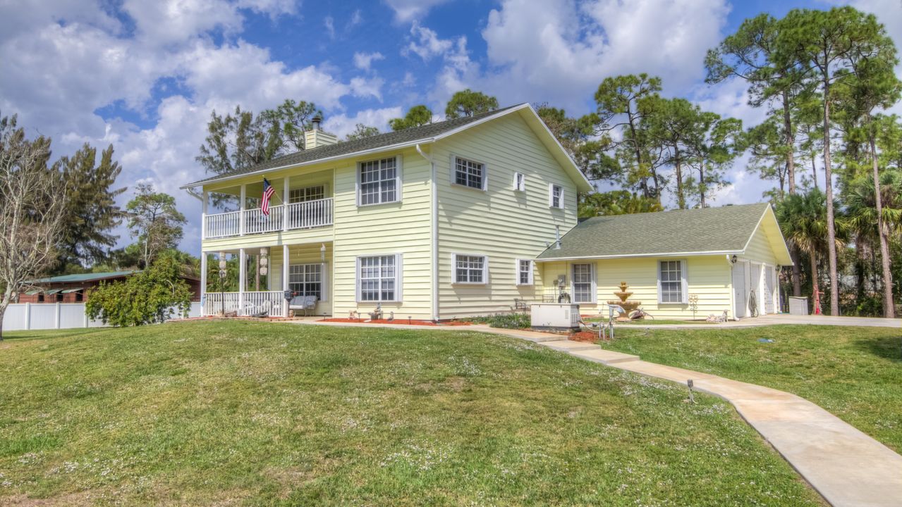 House Front Front Yard         