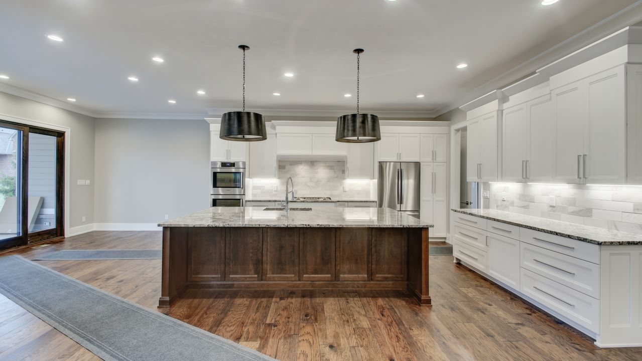 DSC_7295And8moreInterior01-2