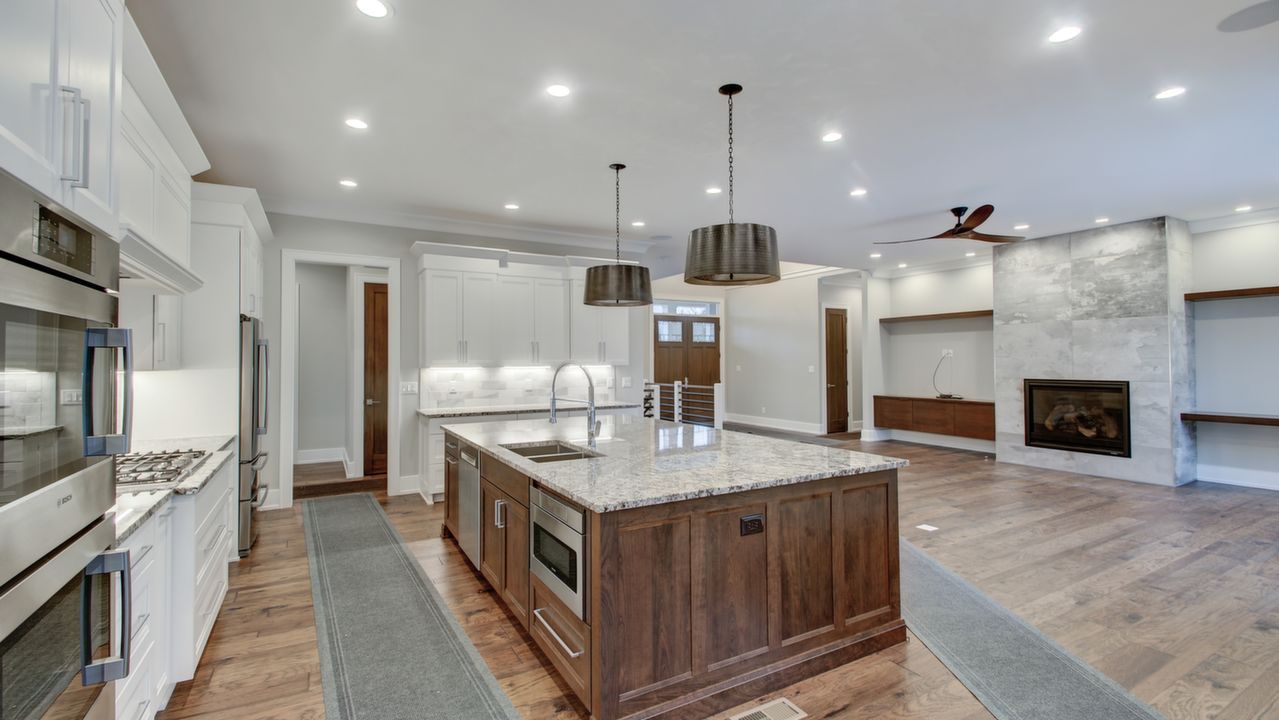 DSC_7315And8moreInterior01-2