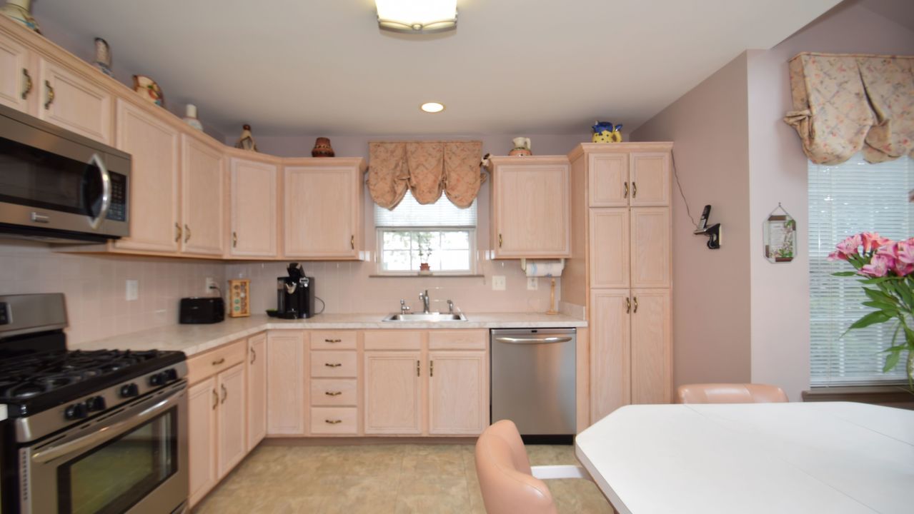 130 Gleneagles Dr, Blue Bell, PA, 19422 Scene 4