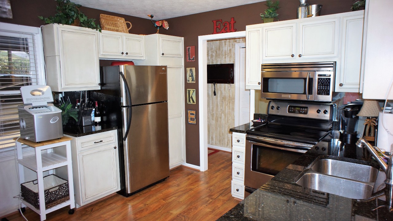 276 Cardinal Ln,, Toccoa, GA, 30577 Scene 4