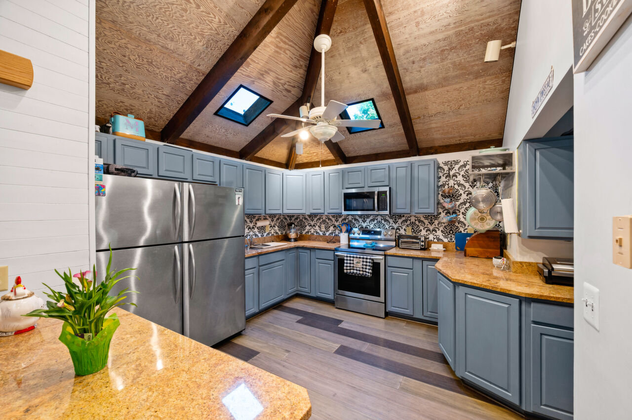 2436 Warm Springs Road, Shenandoah Junction, WV, 25442 Scene 4