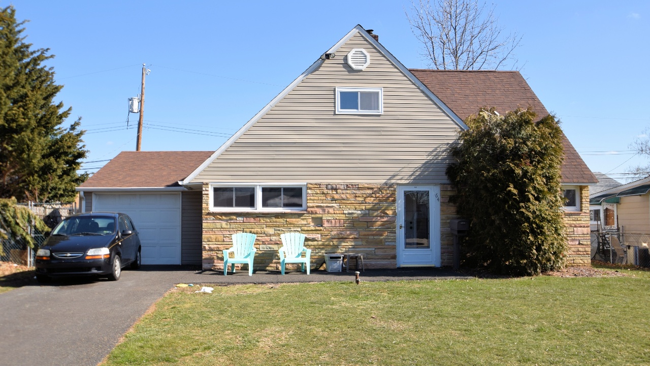 64 Autumn Ln, Levittown, PA, 19005 Scene 1