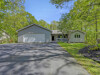 201 Comstock Dr 01