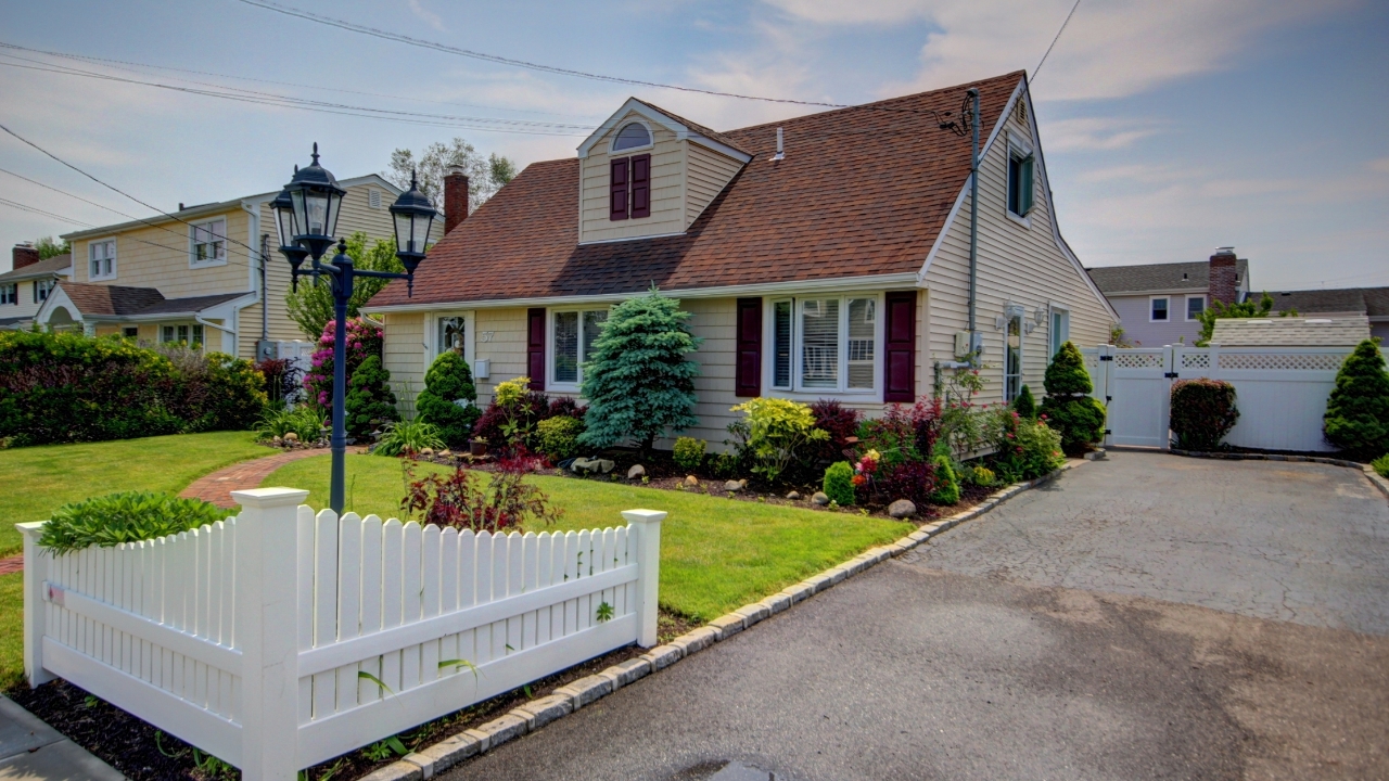 Front of House-Driveway View