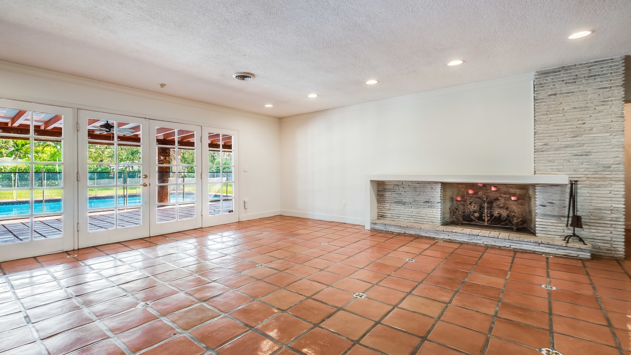 9955-SW-87th-Ct-03