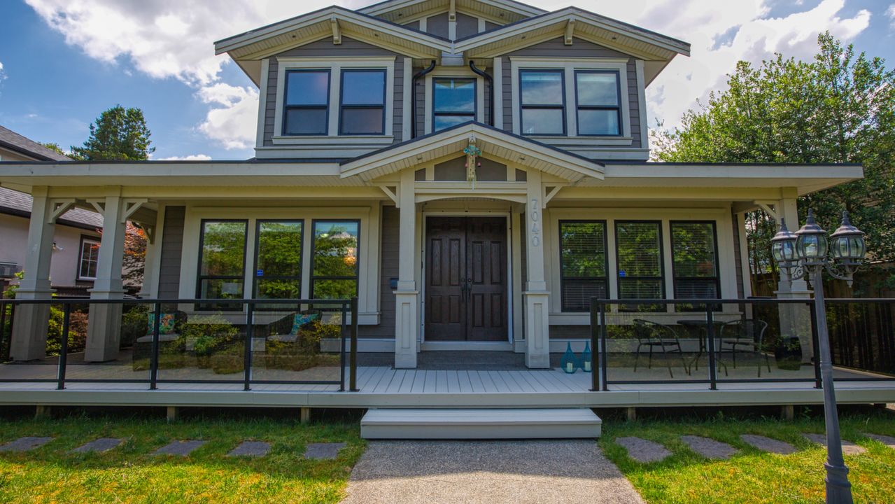 7040 Malibu Dr., Burnaby, BC, V5A 1A3 Scene 2