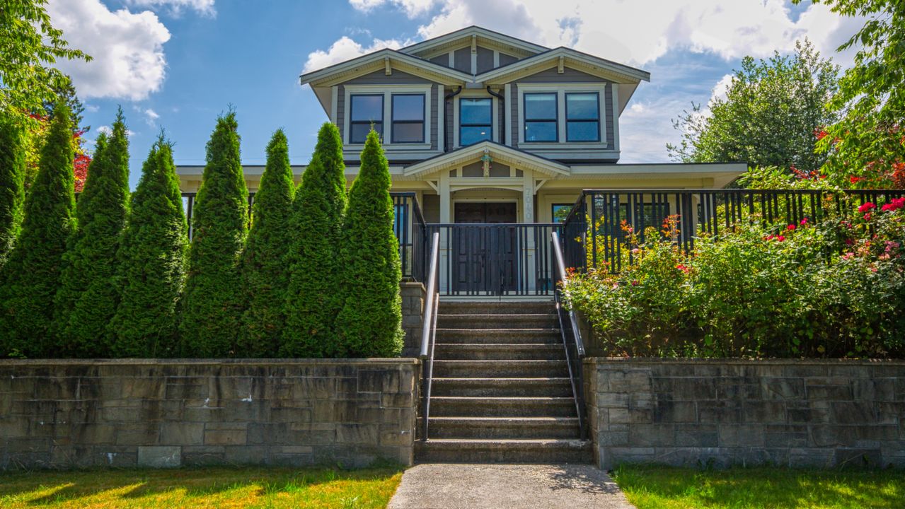 7040 Malibu Dr., Burnaby, BC, V5A 1A3 Scene 1