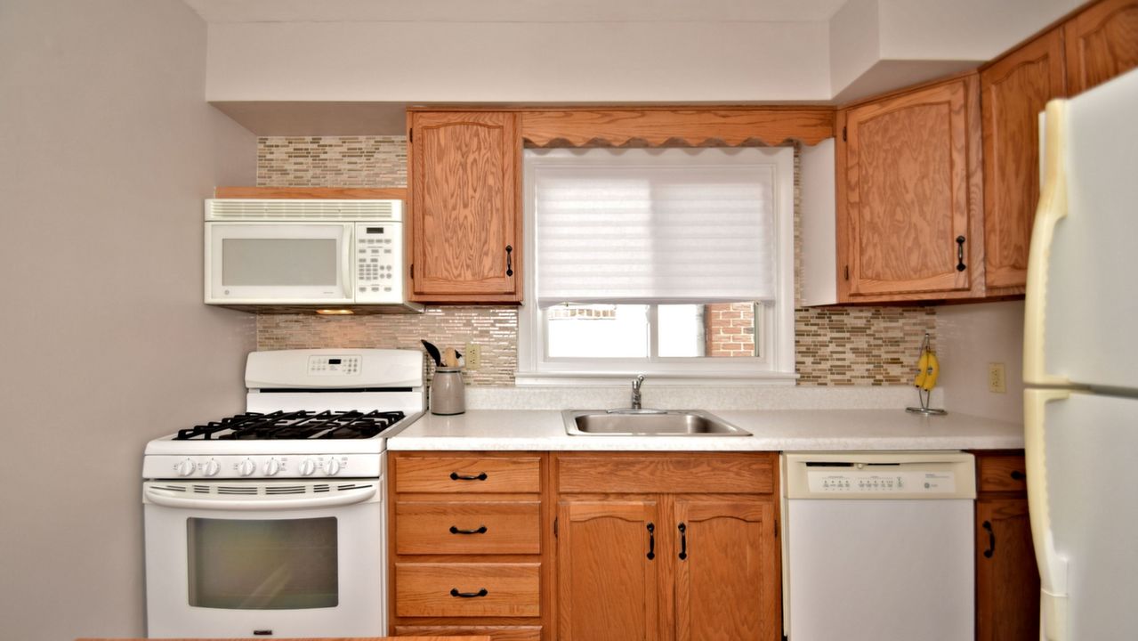 1712 Dartmouth Dr, Norristown, PA, 19401 Scene 3