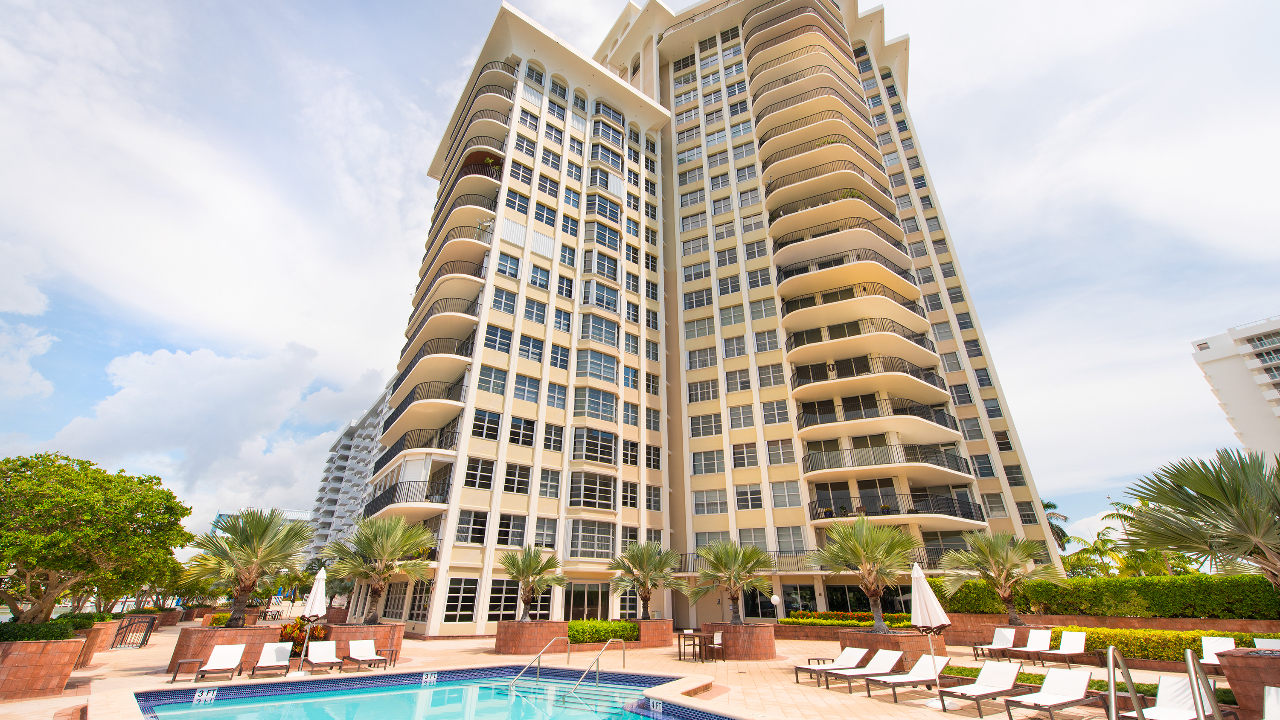 5660 Collins Ave #18AB-01