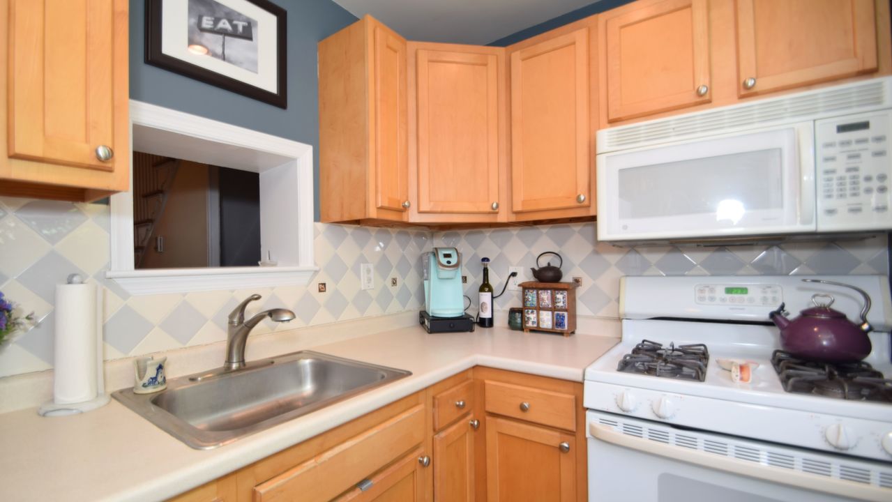 2208 Sepviva St, Philadelphia, PA, 19125 Scene 4