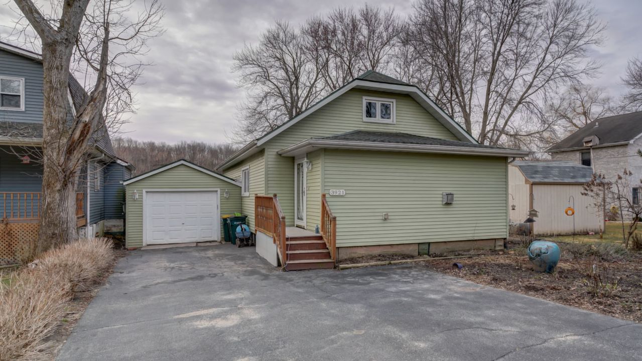 3921 W Riverside Dr, Edgerton-63