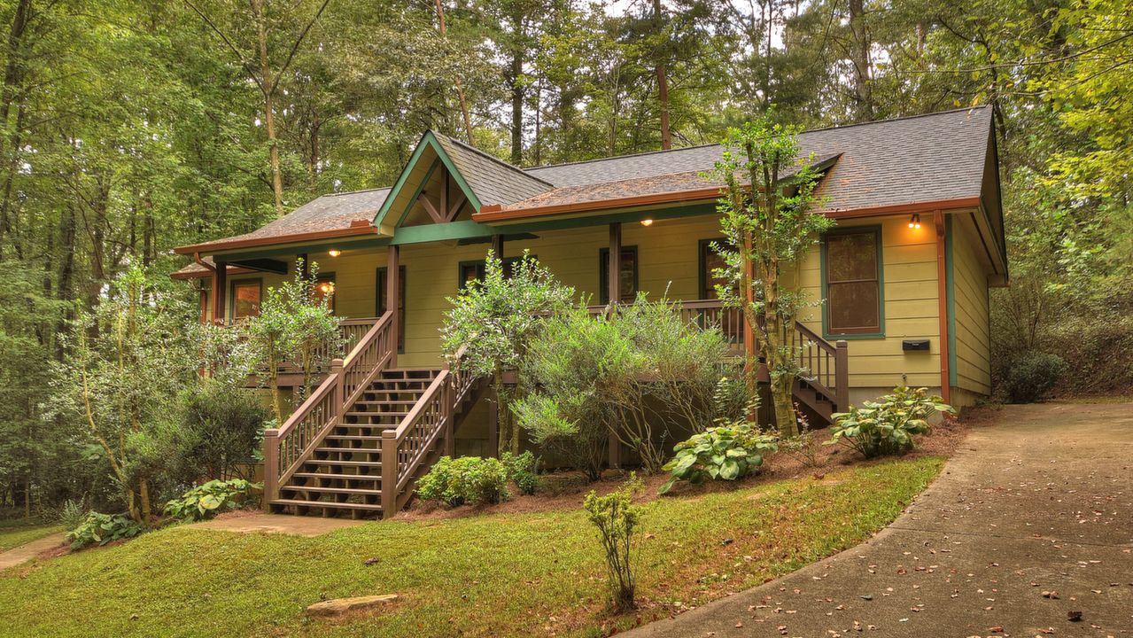 25 Chatawa Ct, Ellijay, GA, 30540 Scene 1