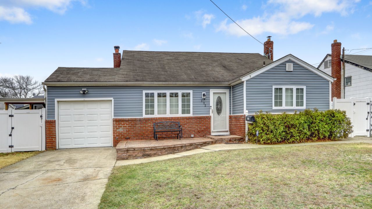 132 W 17th St, Deer Park, NY, 11729 Scene 2