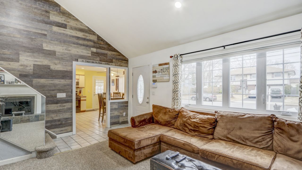 132 W 17th St, Deer Park, NY, 11729 Scene 4