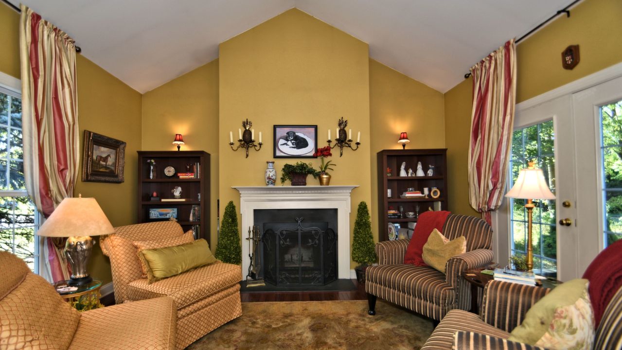 1038 Springhouse Dr, Ambler, PA, 19002 Scene 2