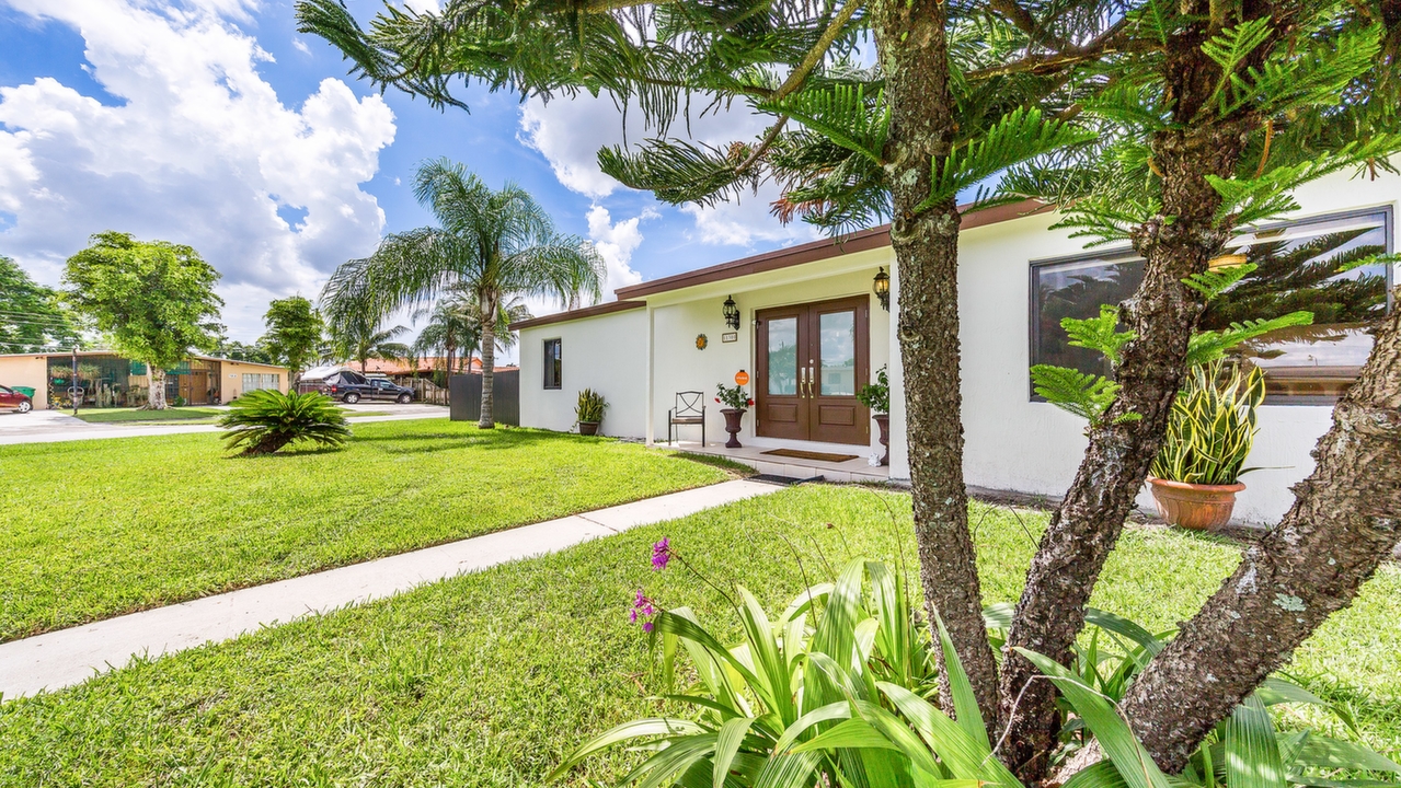 11300-SW-45th-St-01