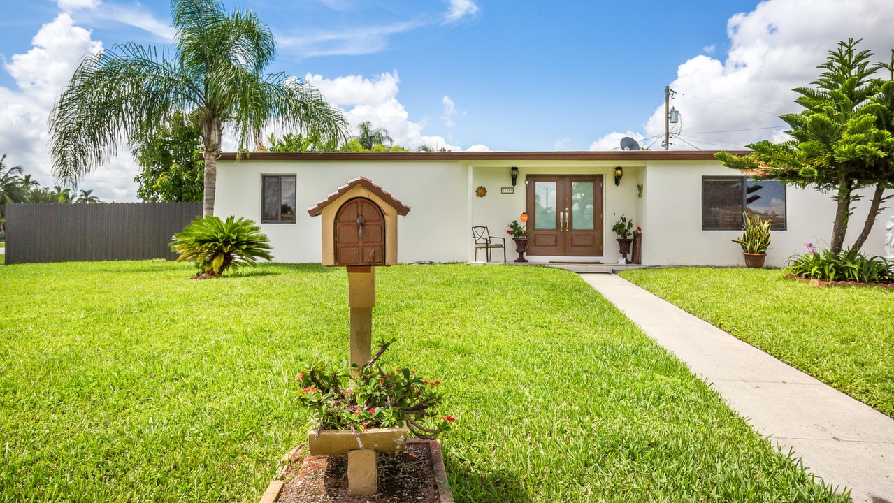 11300-SW-45th-St-02