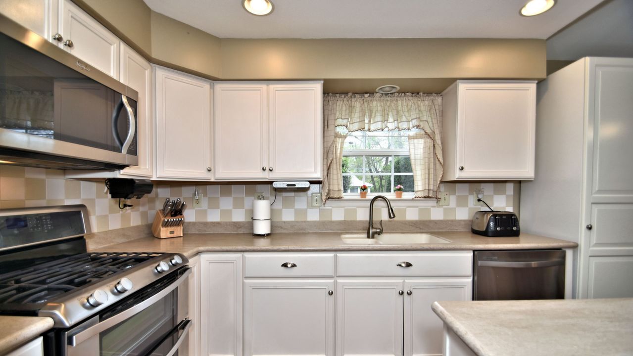 824 Lauren Ln, Hatfield, PA, 19440 Scene 3